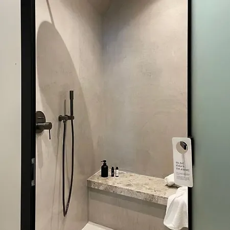 Mystique Luxury Achlia