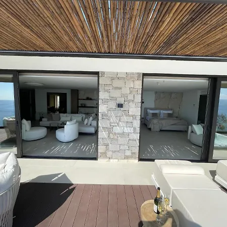 Mystique Luxury * Achlia